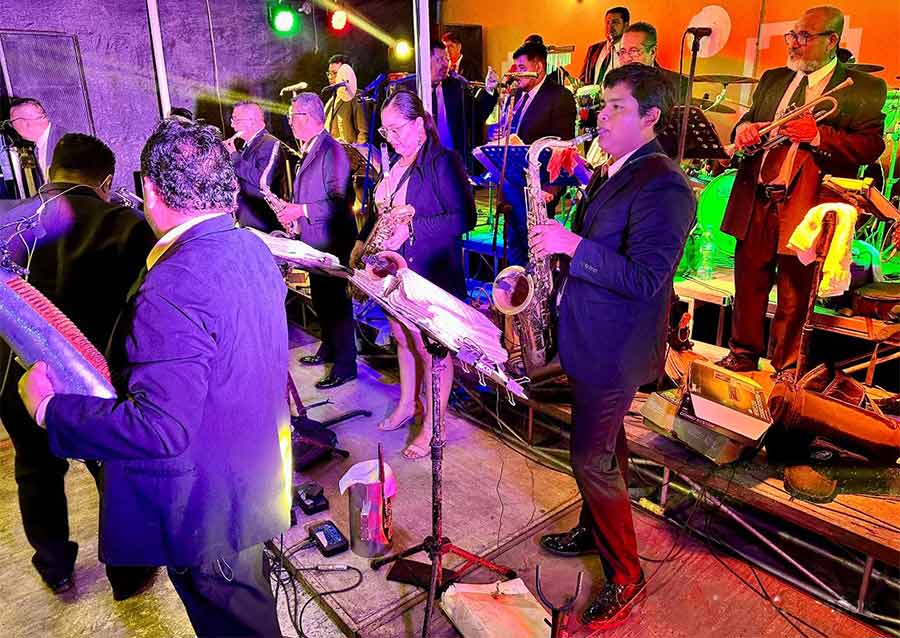 Orquesta La Tipica contrataciones directas en StarMedios.com