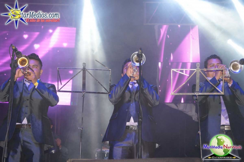 La mejor Sonora Dinamita de Lucho Argain. Embajadores de la cumbia contrataciones directas en StarMedios.com