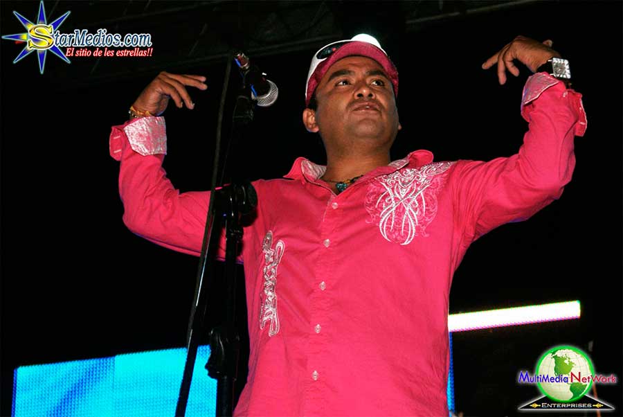 Los D Akino informes y contrataciones en Starmedios.com