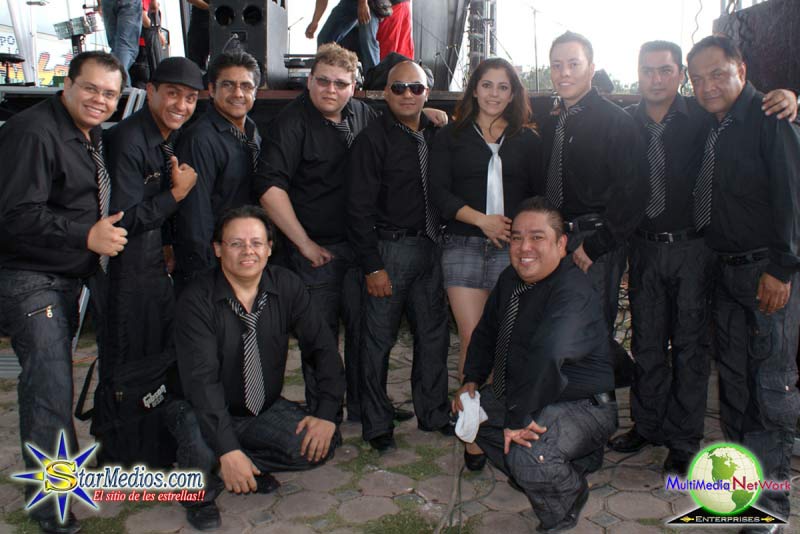 Llayras. contrataciones cuanto cobra, telefonos informes StarMedios.com